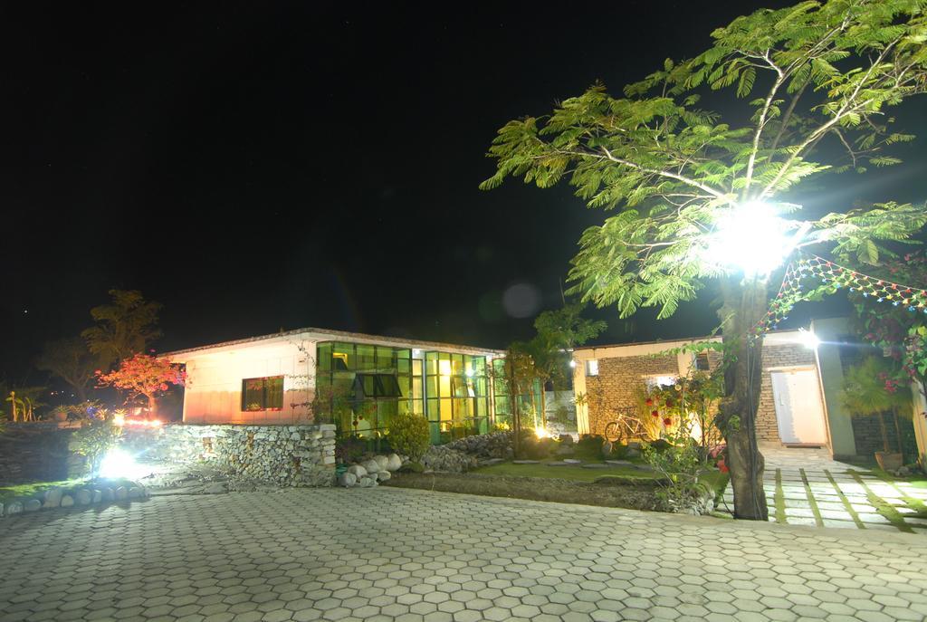 Gantavya Resort Покхара Экстерьер фото
